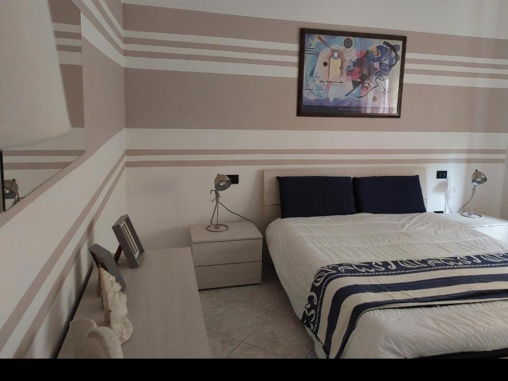 Apartamento Casa T.U.A. Sale Marasino Exterior foto
